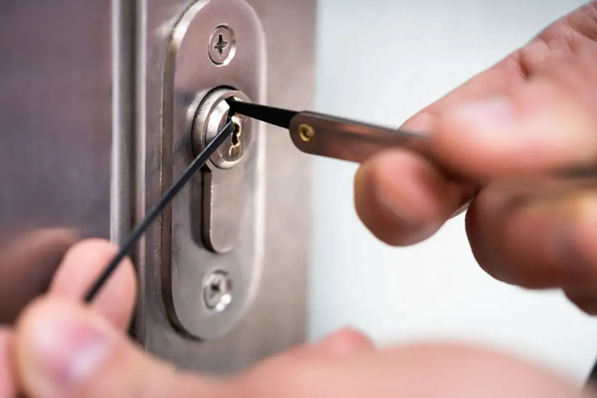 Emergency Locksmith work in Cypress, CA